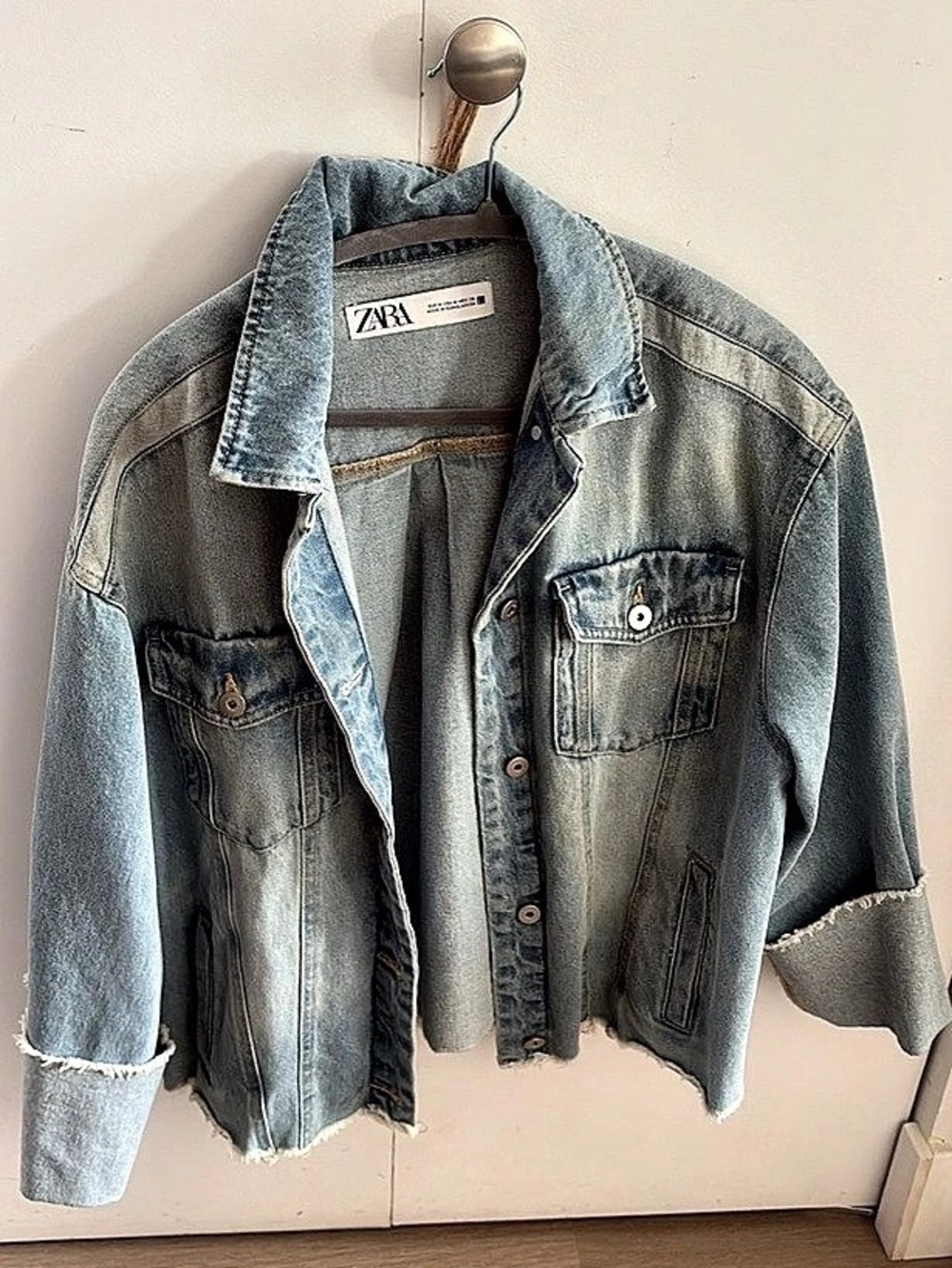 Zara Denim Jacket in Blue Size Medium